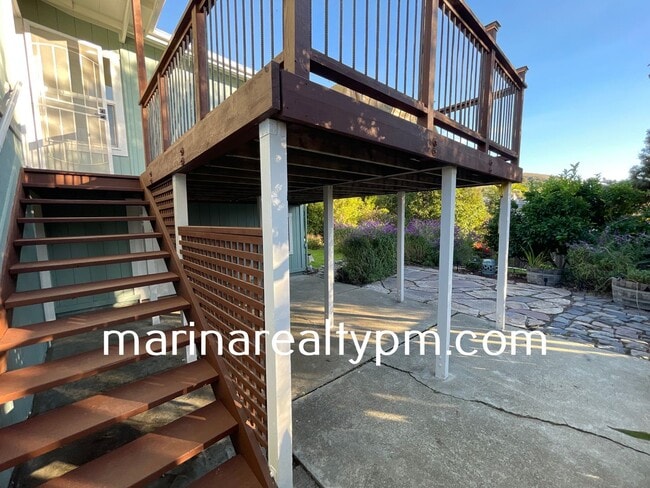 Building Photo - Welcome to this stunning 3 Bedroom 2 Bath Single Family Home in the charming town of Crockett, CA