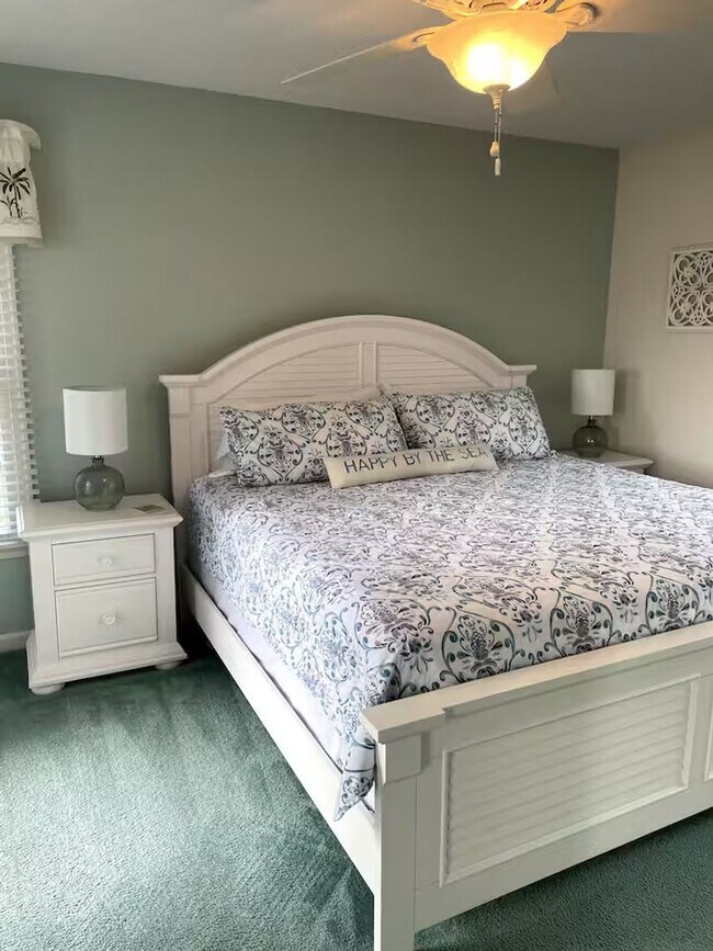 Building Photo - 4 Bedroom 2.5 Bath Home in Nags Head