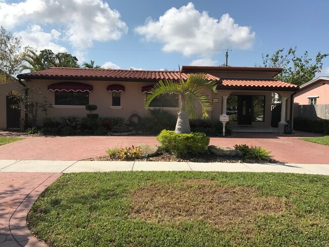 Building Photo - 6630 NW 38th Ter