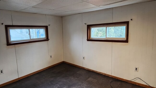 Building Photo - More Space Than Most Rentals — Three Bedroom Single-Family Home in Olean NY!