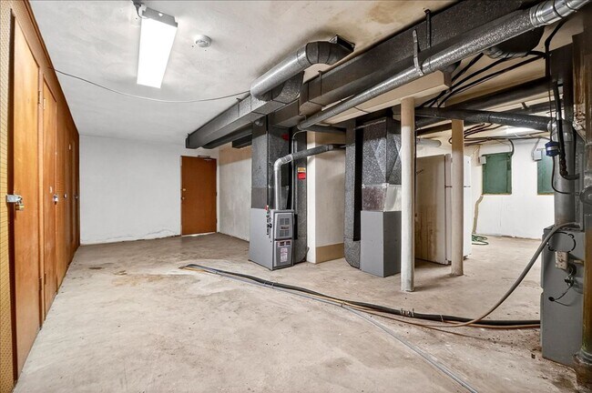 Building Photo - Morganford Motherrrr