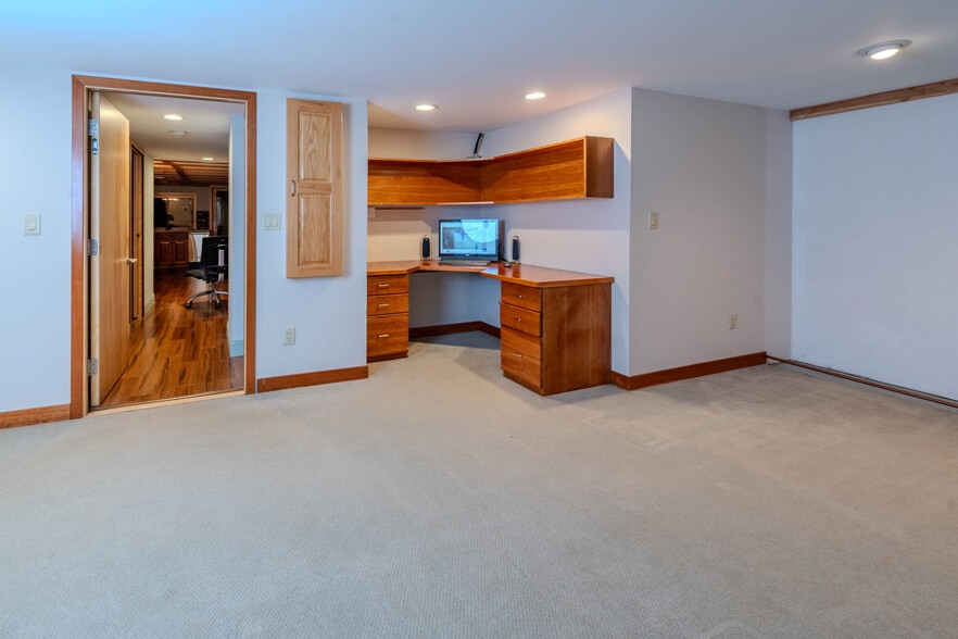 Building Photo - 215 Old Newtown Rd