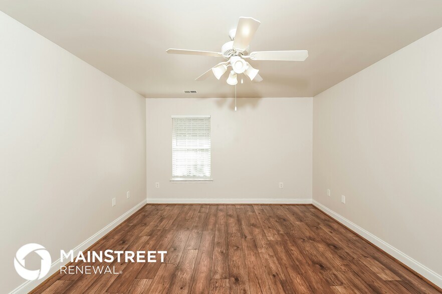 Building Photo - 6916 Meadow Ridge Dr