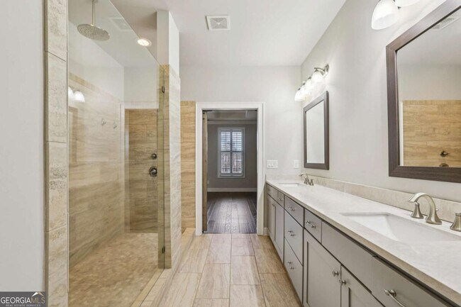 Building Photo - 355 Cricket Ln