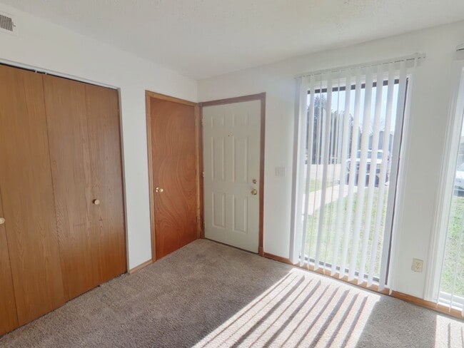 Building Photo - 3959 N Garland Cir