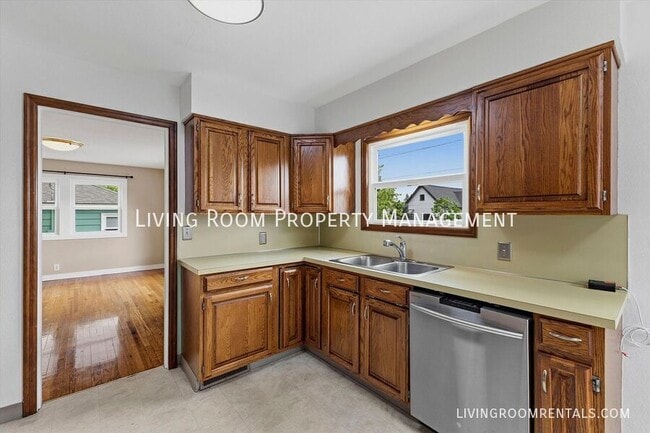 Building Photo - 6025 NE 14th Ave