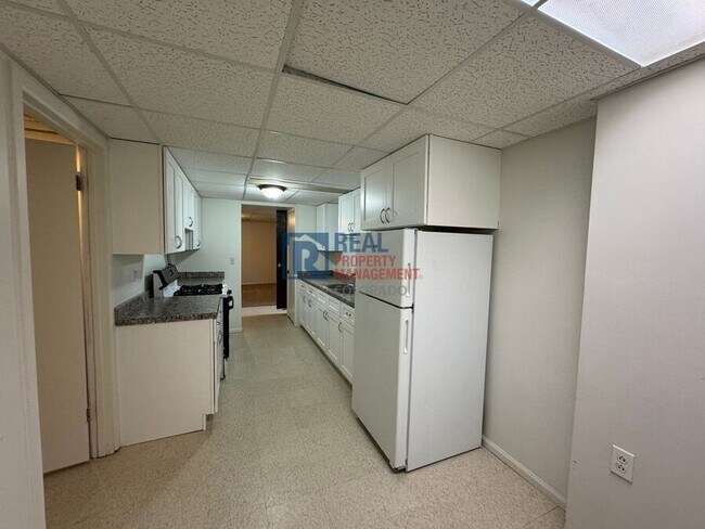 Building Photo - 2090 Altura Blvd