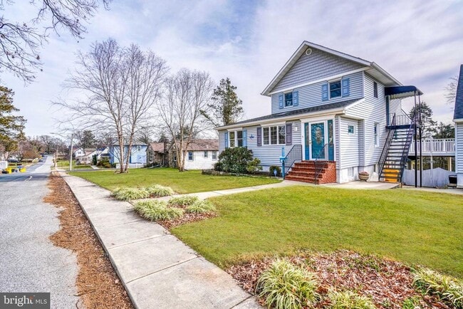 Building Photo - 427 Greenwood Rd