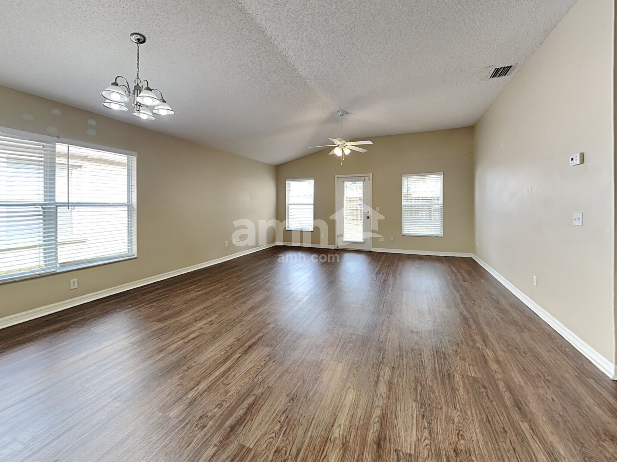 Building Photo - 554 Sedgewood Cir
