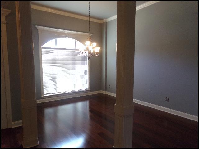 Building Photo - 3153 Stonewall Dr