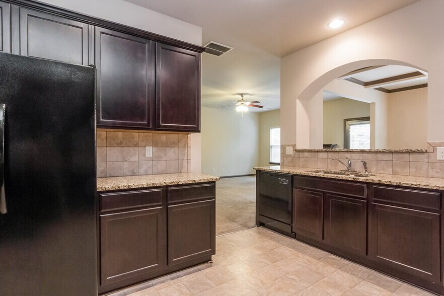 Building Photo - 651 Sweet Ashley Way