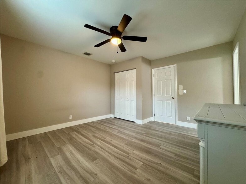 Building Photo - 1871 NW 31st Ave