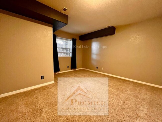 Building Photo - 240 Haversham Dr