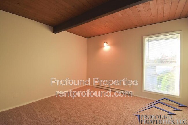 Building Photo - 7125 SW 130th Ave