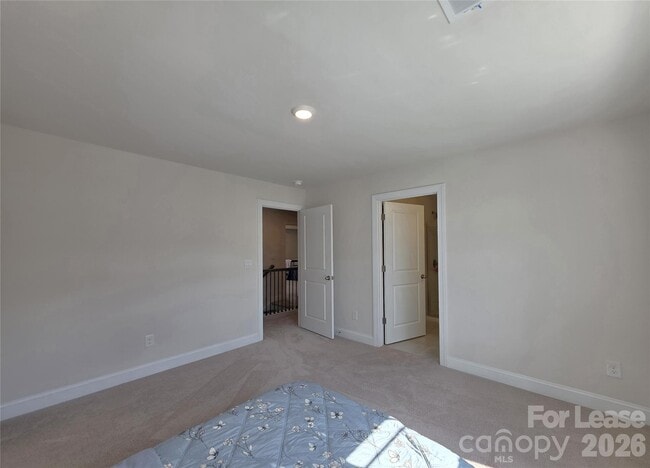 Building Photo - 2216 Skybrook Oaks Dr