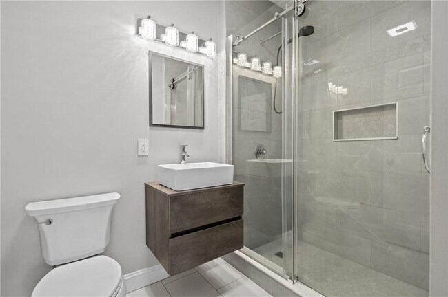 Building Photo - 106 E Mill St