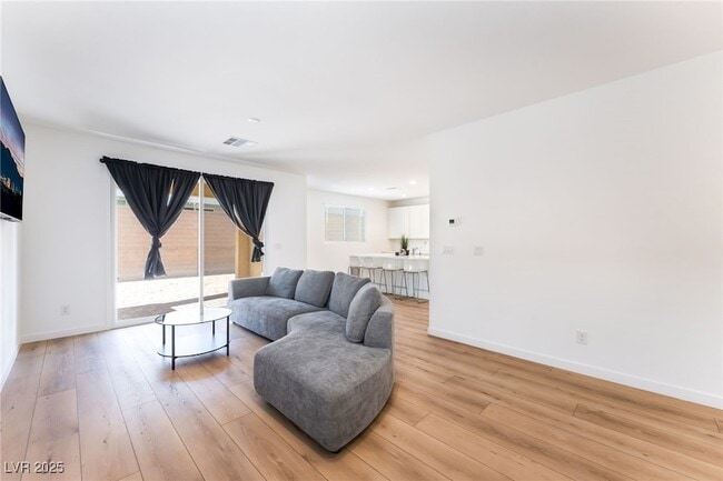 Building Photo - 2960 Gaffer Film St