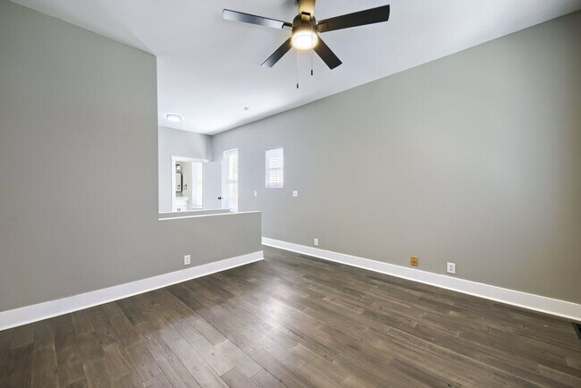 Building Photo - E Lincoln St 59-61 MLR