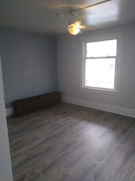 Building Photo - 517 4th St