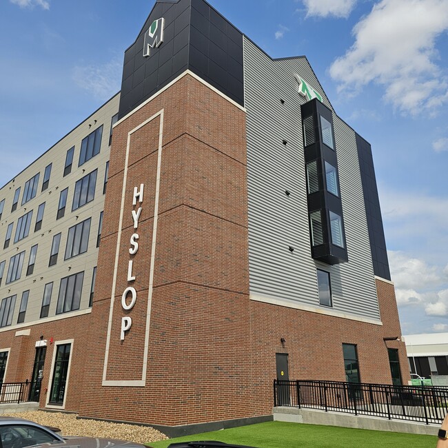 Building Photo - Hyslop at Memorial Village