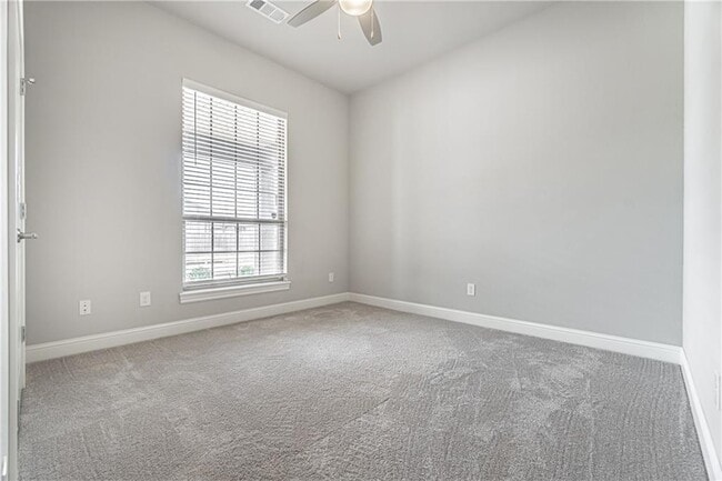 Building Photo - 2607 SW Hampton Ave