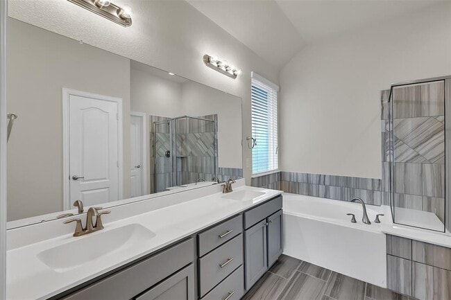 Building Photo - 206 Brazos Dr