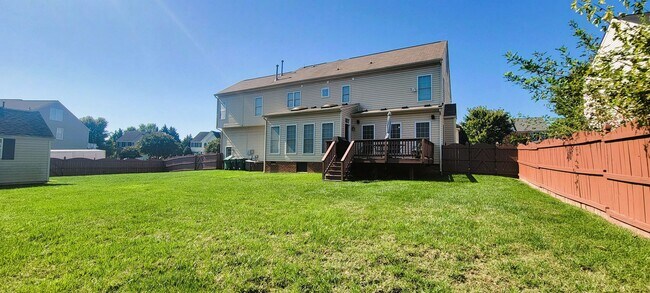 Building Photo - Stately brick front contemporary on huge c...