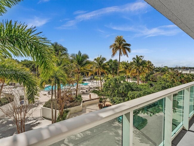 Building Photo - 100 Bayview Dr