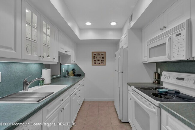 Building Photo - 15 Linden Dr