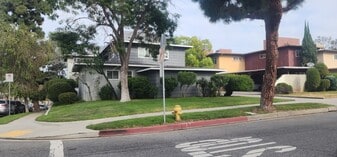 Building Photo - 9825 Crenshaw Blvd