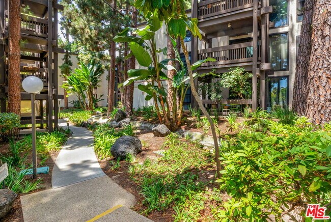 Building Photo - 7742 Redlands St
