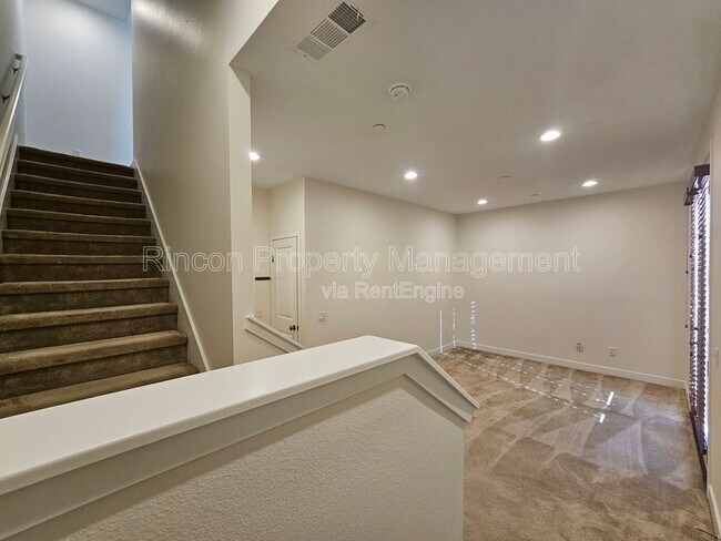 Building Photo - 209 Westpark Ct