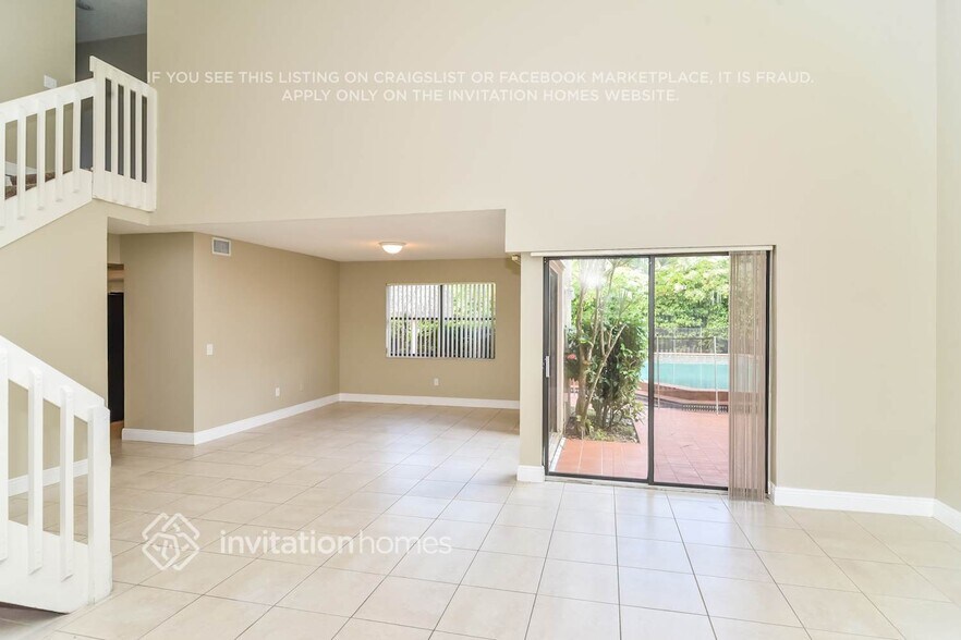 Building Photo - 5436 SW 148th Pl