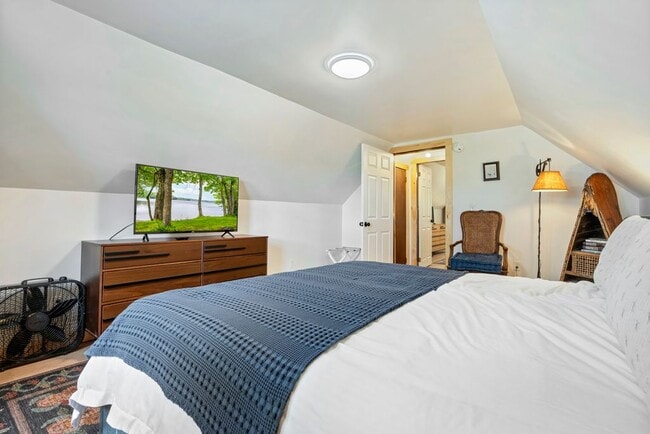 Building Photo - 30 Wag Rd