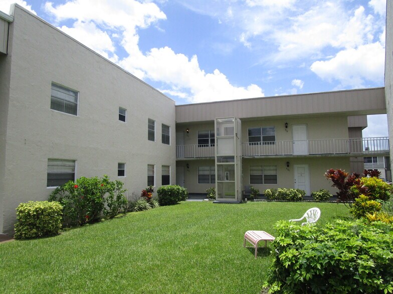 Building Photo - 517 Flanders K