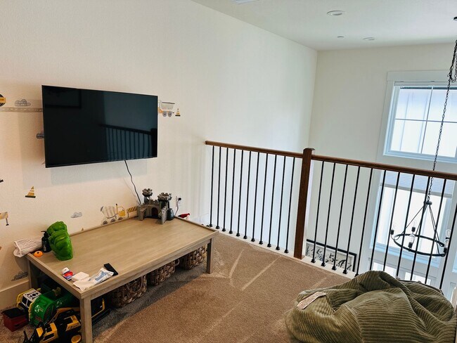 Building Photo - The Green at Felida Park Stunning Home