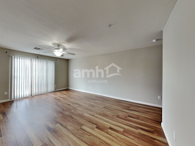 Building Photo - 20759 W Maiden Ln