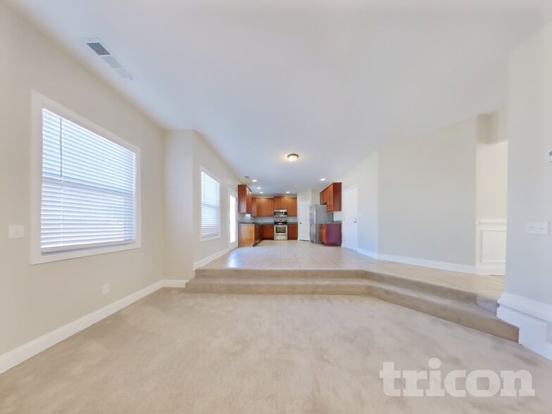 Building Photo - 1016 Summer Cypress Dr