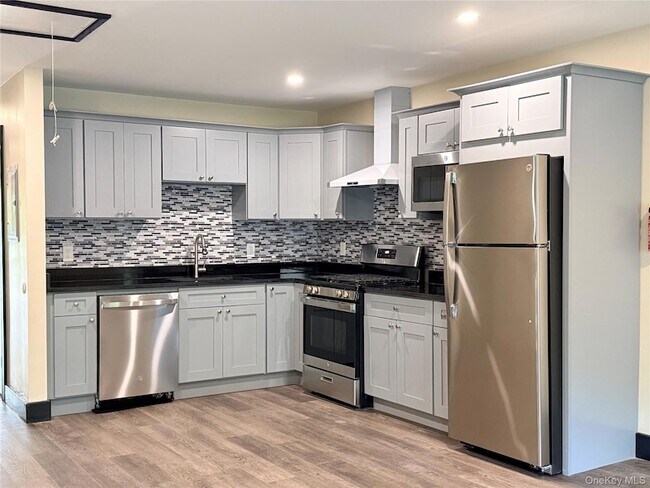 Building Photo - 268 Carpenter Ave