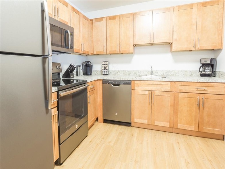 Building Photo - Glen Meadow Apartments
