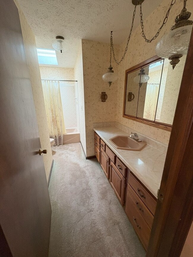Building Photo - Single Family Home on 9.84 Acres