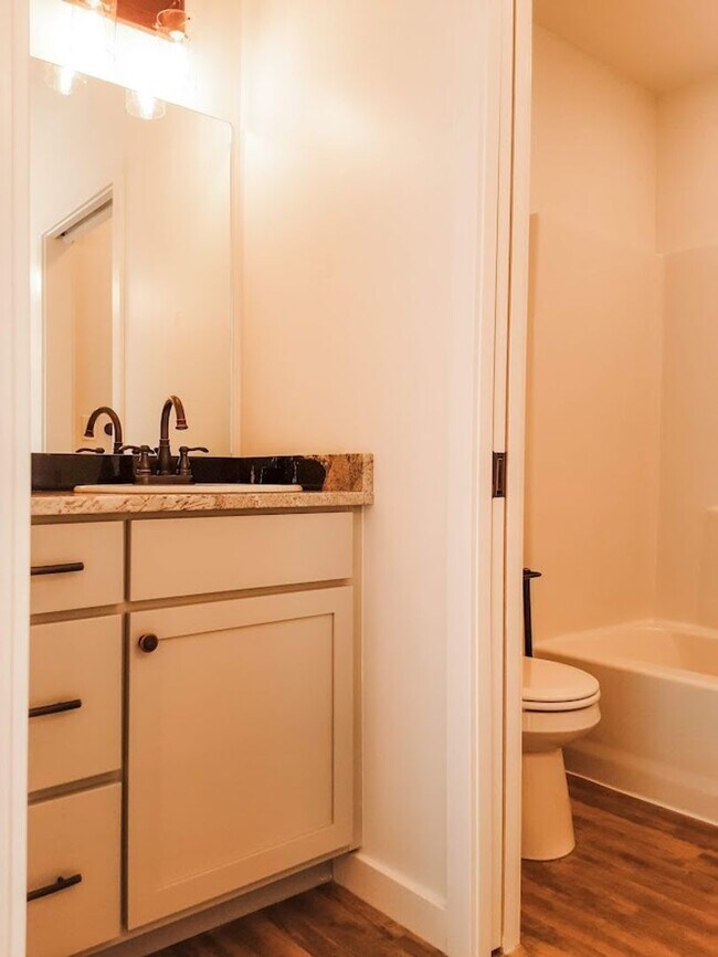 Building Photo - NEW 2 BED / 1.5 BATH TOWNHOME