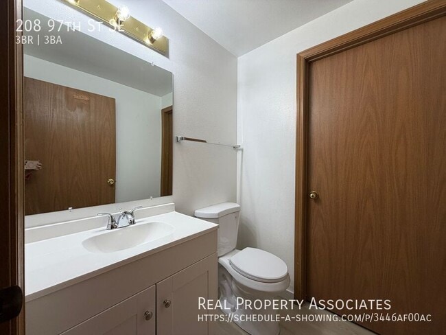 Building Photo - 208 97th St SE