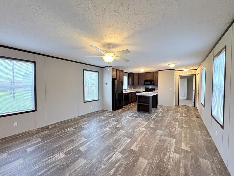 Building Photo - 10610 State Rte 762