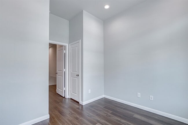 Building Photo - 4915 Paradigm Ln