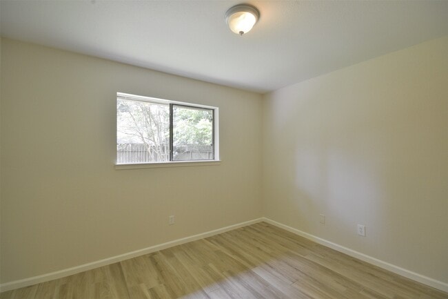 Building Photo - 2755 Foliage Green Dr