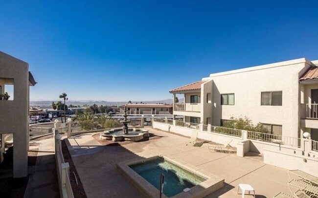 Building Photo - Studio/Condo Recently updated