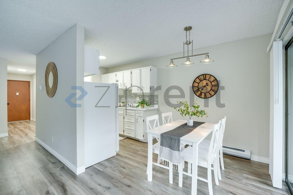 Building Photo - Unit 407