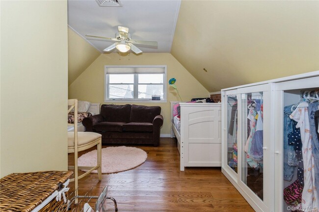 Building Photo - 29 Seabreeze Rd