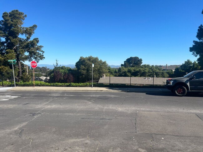 Building Photo - 1252 Marionola Way